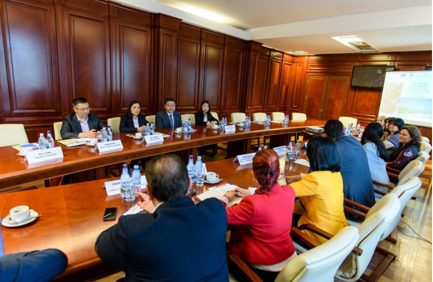 久久人妻内射无码一区三区