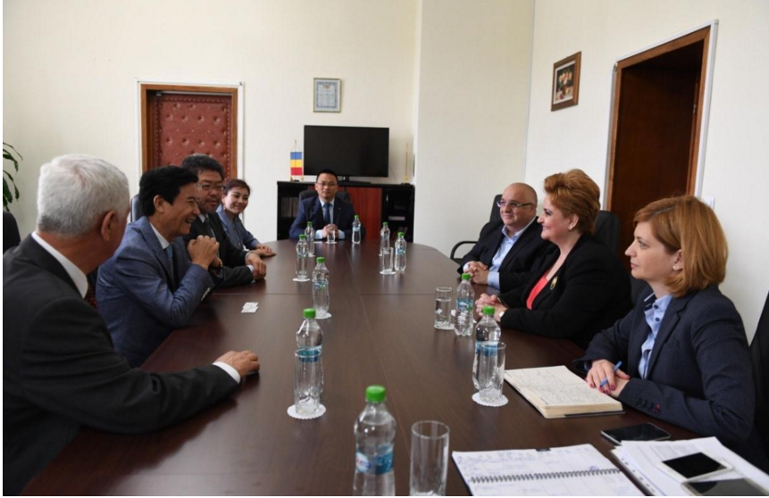 久久人妻内射无码一区三区