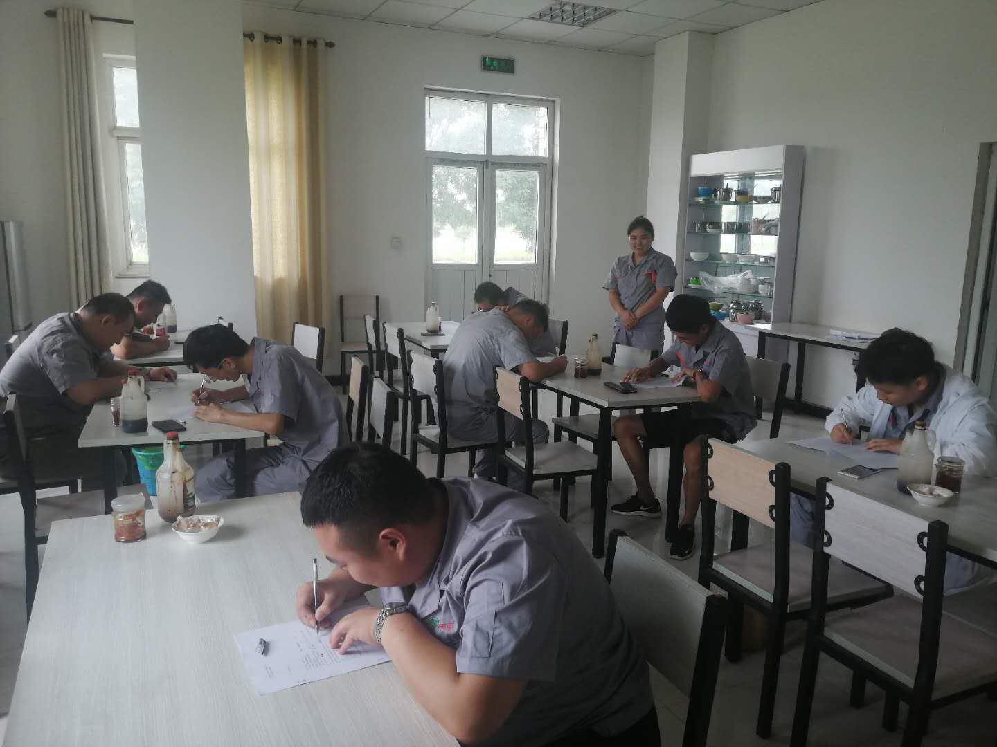 久久人妻内射无码一区三区