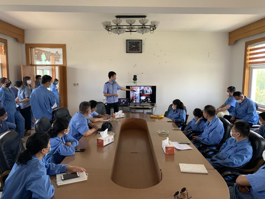 久久人妻内射无码一区三区