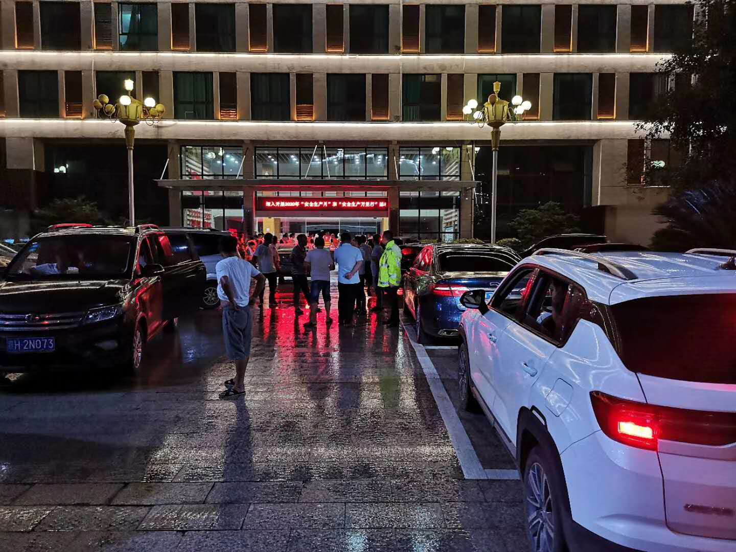 久久人妻内射无码一区三区